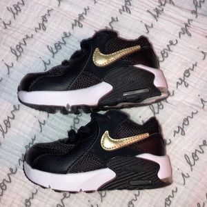 Toddler Nike sneakers
